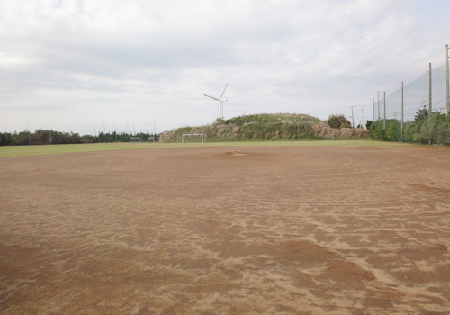 茨城県神栖市波崎のリゾートインあおのの天然芝＋土グラウンド