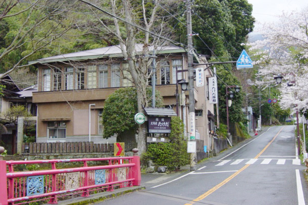 神奈川県大山　大滝荘 たけだ旅館の外観