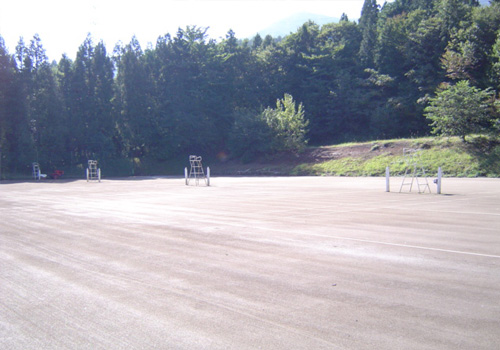 山梨県道志　民宿 松葉荘の私有テニスコート