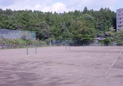 山梨県山中湖　花月荘の私有テニスコート