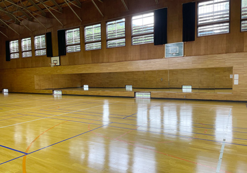 新潟県湯沢町三俣　K・Lodge私有体育館　鏡あり