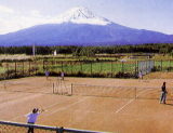 山梨県 河口湖 ビレッヂサンレークのテニスコート