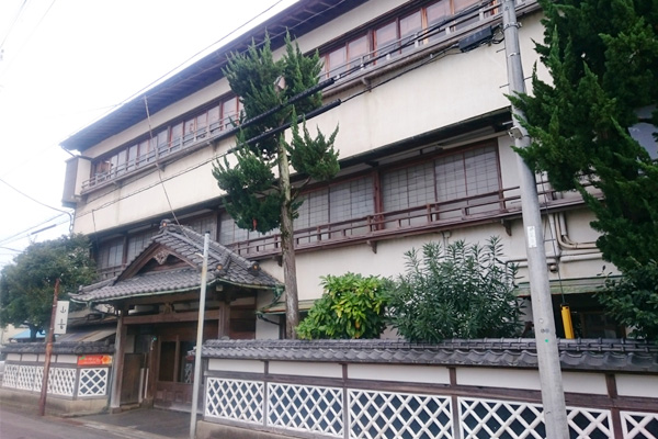 静岡県伊東市　山喜旅館の外観