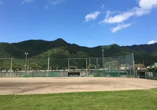 兵庫県多可　多可 青雲の家の私有野球場